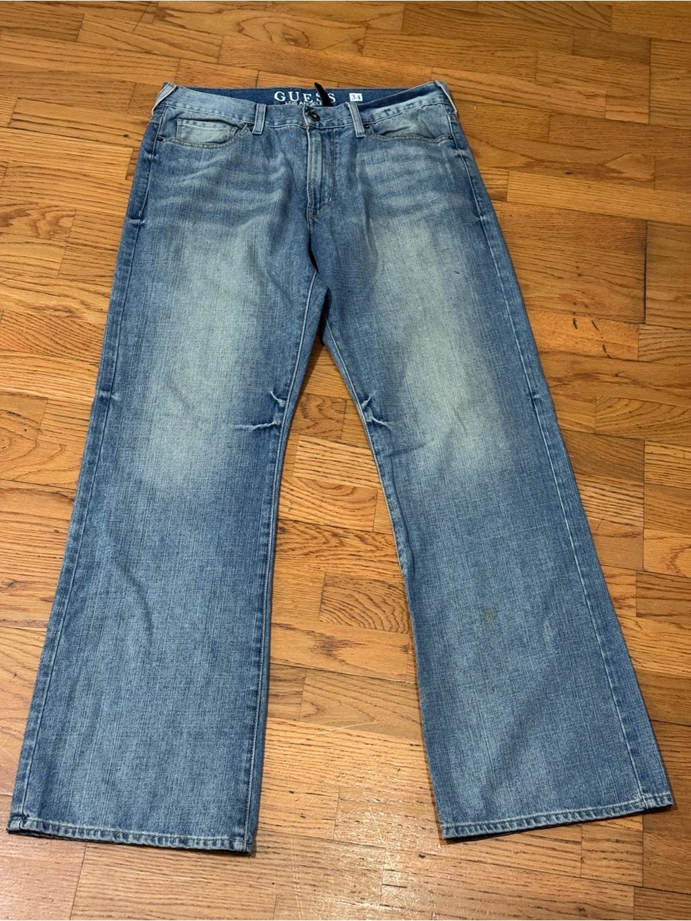 GUESS Los Angeles Cliff Boot Cut Men’s Light wash Blue Jeans in size 34x32